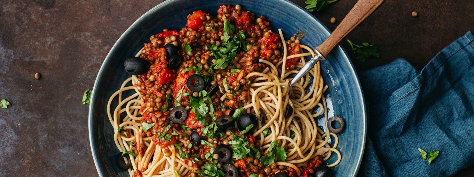 Celozrnné špagety s pálivou čočkovou omáčkou